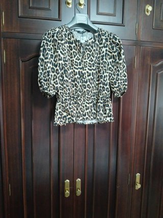 Blusa Leopardo Manga Abullonada