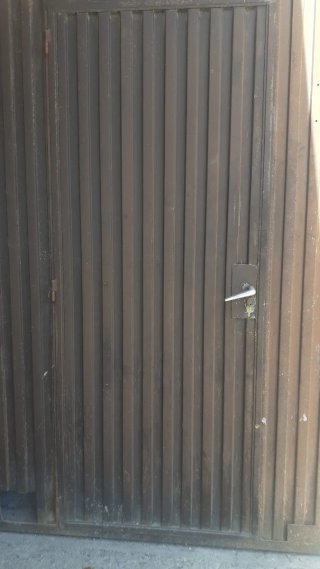 Puerta corredera de hierro