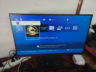 PS4 (PlayStation 4) CUH-1004A + Controller + Gioco