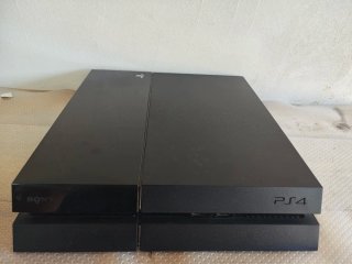 PS4 (PlayStation 4) CUH-1004A + Controller + Gioco