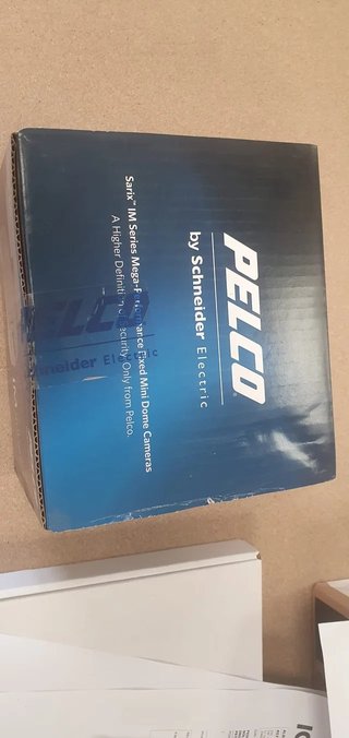 Cámara IP Pelco Sarix Mini Dome Antivandálica