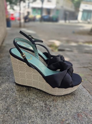 Sandalias cuña Polin et Moi negras