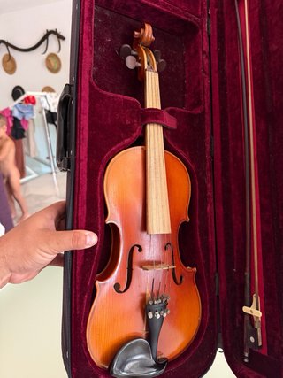 Violín 4/4 con arco y estuche
