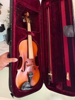 Violín 4/4 con arco y estuche