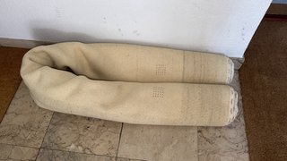 Tappeti di lana beige e grigio in pura lana trattata