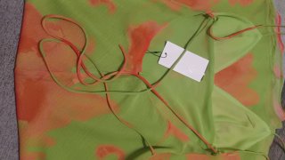 Vestido verde y rojo estampado