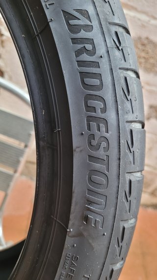 Neumáticos Bridgestone 225 40 R18 92Y