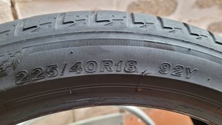 Neumáticos Bridgestone 225 40 R18 92Y