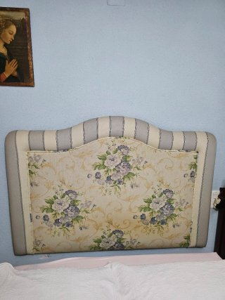 Cabecero tapizado clásico para cama 135cm