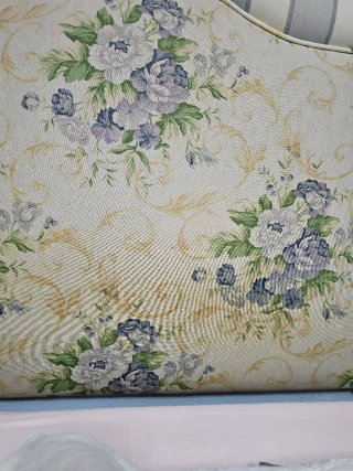 Cabecero tapizado clásico para cama 135cm