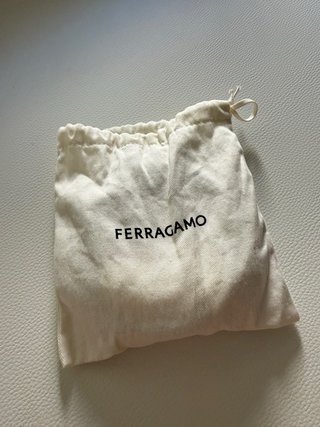 Cinturón Ferragamo Negro Hebilla Dorada
