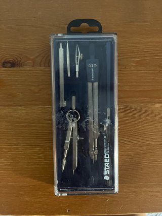 Compás Staedtler con accesorios