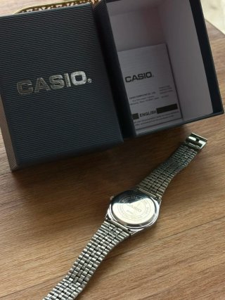 Casio Plateado B145D