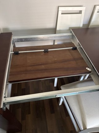 Mesa de comedor con 4 sillas