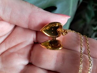 Collana con ciondolo a cuore apribile