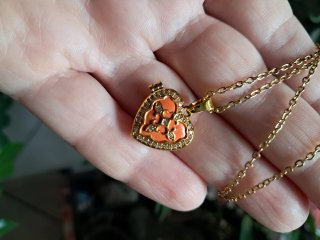 Collana con ciondolo a cuore apribile