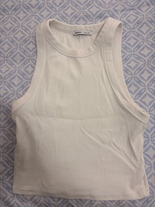 Lote 4 Camisetas Tirantes Bershka, H y M.