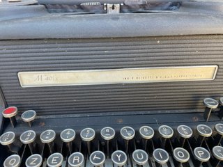 Macchina da scrivere Olivetti M40