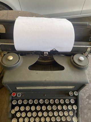 Macchina da scrivere Olivetti M40