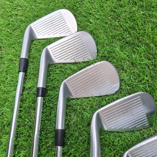 Hierros 4, 5, 7, 8 y 9 Titleist MB 712 Golf