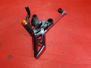 PEDANA ANTERIORE SINISTRA LEVA CAMBIO KTM DUKE 790