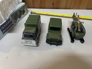 Lote 3 Vehículos Militares