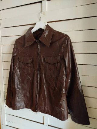 Chaqueta efecto piel marrón mujer