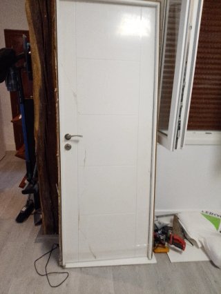 Puerta blanca maciza