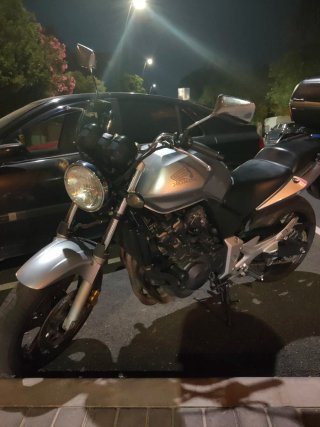 Moto Honda CBF 600 Naked con maletas
