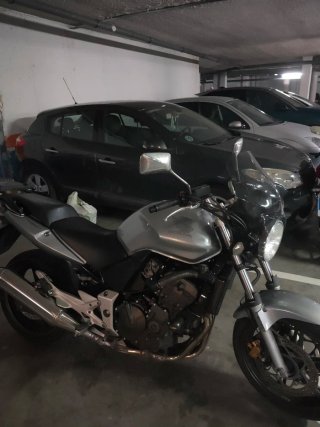 Moto Honda CBF 600 Naked con maletas