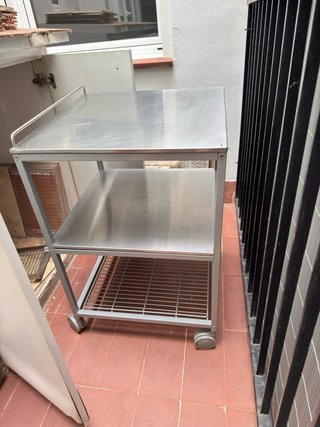 Carrito de cocina metálico