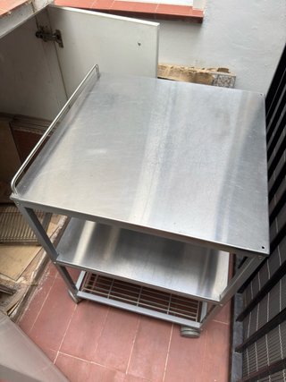 Carrito de cocina metálico