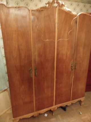 Armario de madera