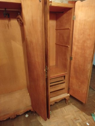 Armario de madera