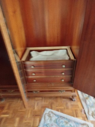 Armario de madera