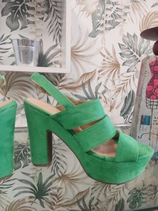 Zapatos de plataforma verdes