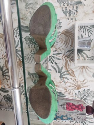 Zapatos de plataforma verdes
