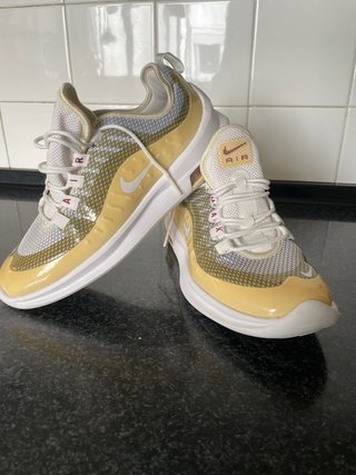 Zapatillas Nike Air Max Axis Premium Blancas/Amari