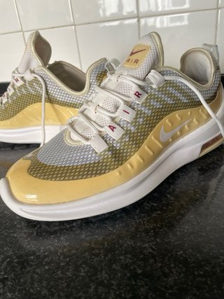 Zapatillas Nike Air Max Axis Premium Blancas/Amari