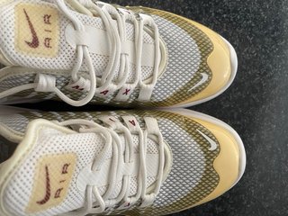 Zapatillas Nike Air Max Axis Premium Blancas/Amari