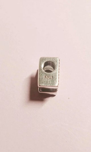 Charm letra N con circonitas