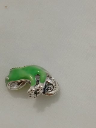 Charm Pandora  Pascal cambia de color
