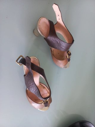 Sandalias tacón 2 tonos marrón/dorado T37