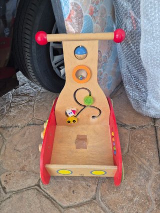 Correpasillos de madera para bebés