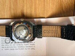 Reloj Seiko Automático Esfera Roja