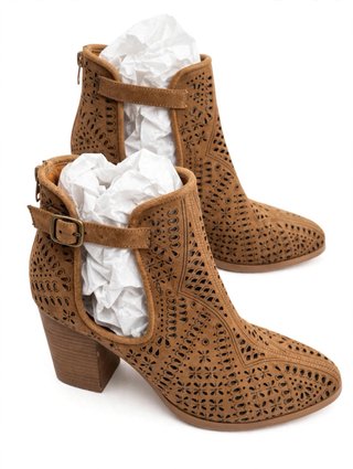 Botines camel troquelados ZAPSHOP talla 39