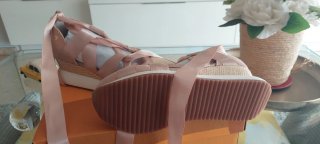 Zapatos de cuña con lazo rosa talla 37