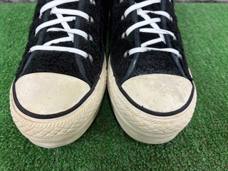 Converse nere taglia 36