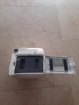 Cámara Fujifilm Instax Mini 8 + Funda (Funciona)