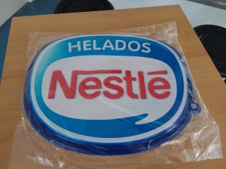 Cartel Nestle Helados con relieve